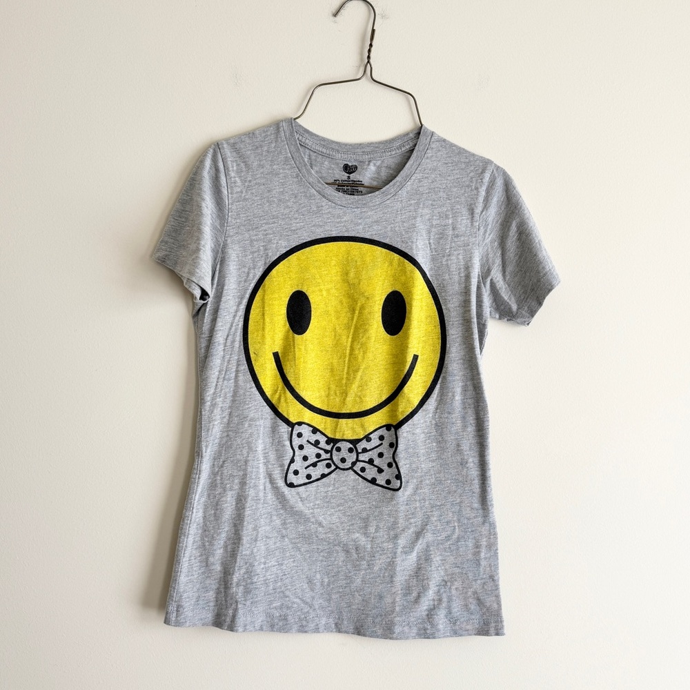 Vintage Smile Graphic baby T-Shirt – Size Small – Gray